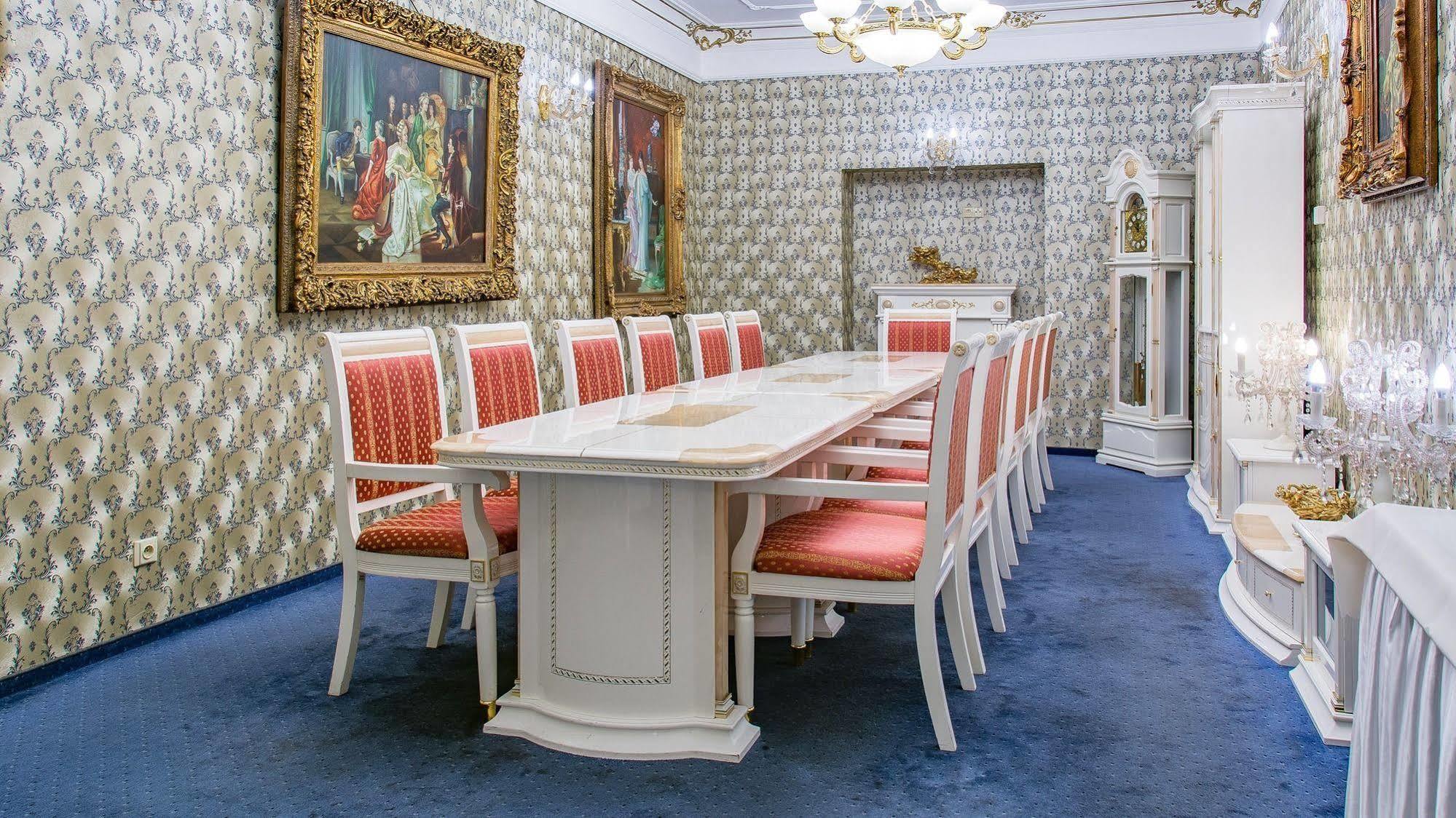 Palace Hotel Polom Жилина Екстериор снимка
